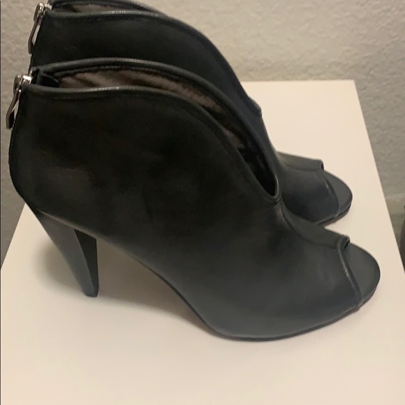 Open toe heels - Picture 3 of 7